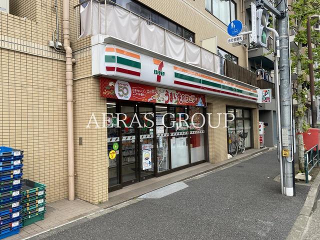 コンビニ　セブン-イレブン 文京関口１丁目店（コンビニ）まで581m