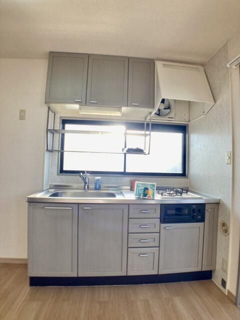 キッチン　写真は別の部屋のものです。