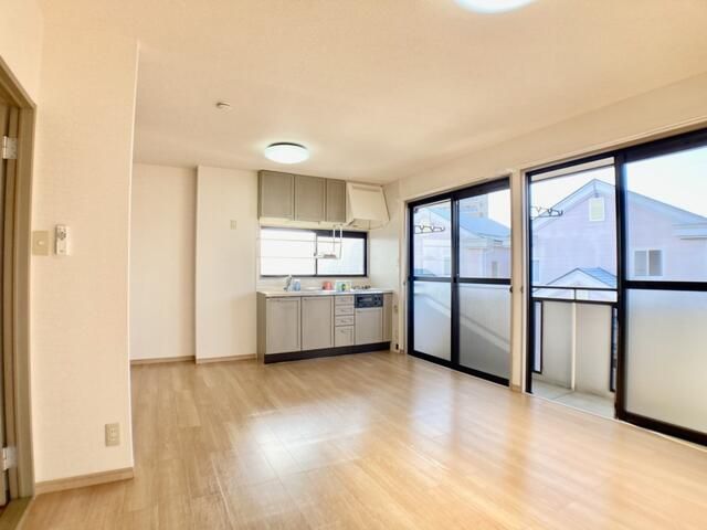 居室・リビング　写真は別の部屋のものです。