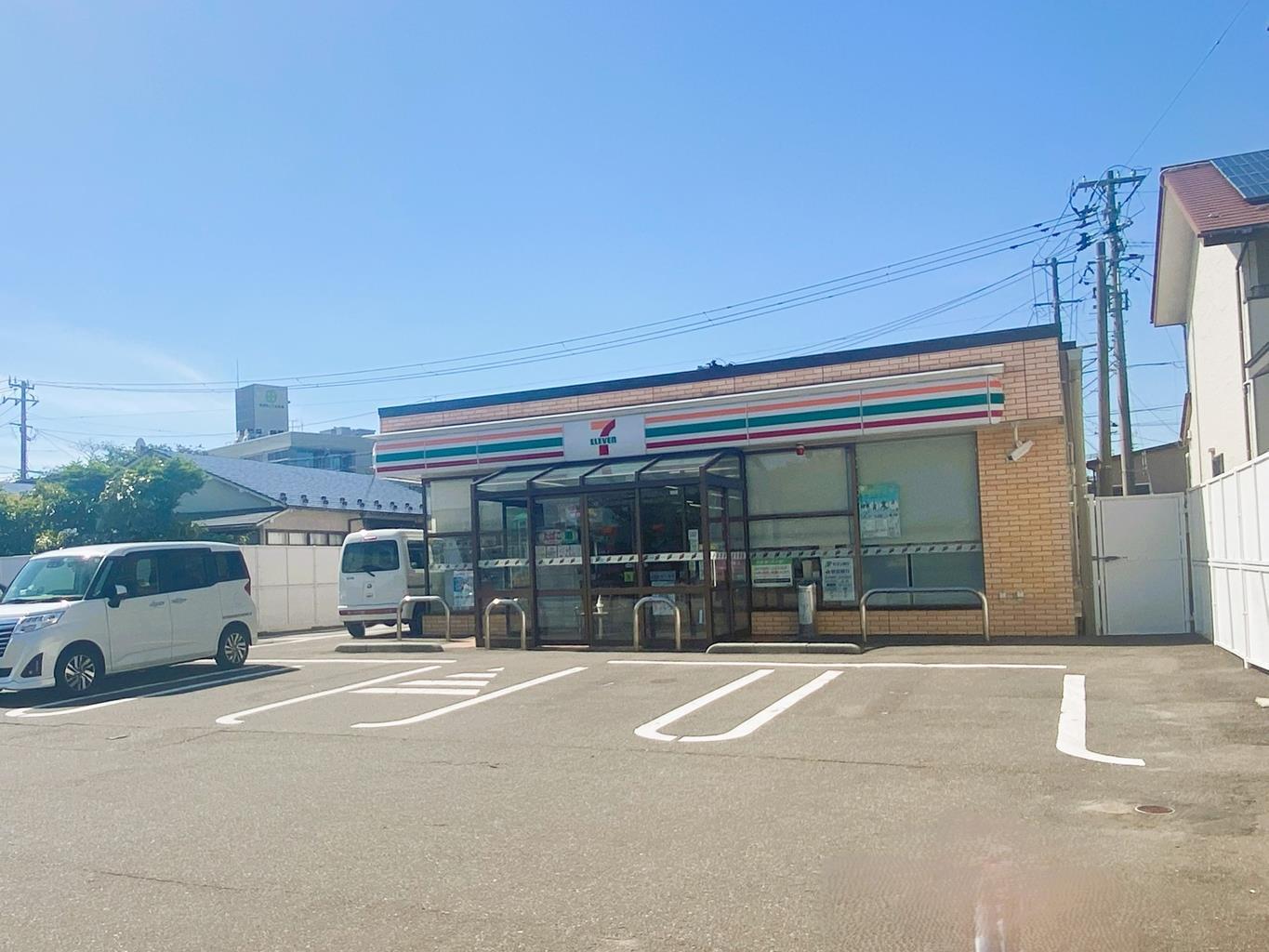 コンビニ　セブンイレブン川尻みよし町店（コンビニ）まで140m