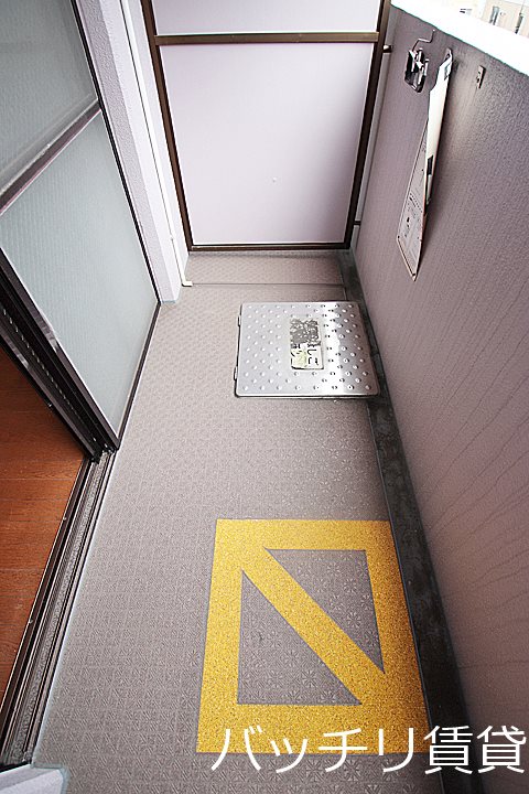 バルコニー　＊画像は別部屋の為イメージ、現状を優先致します。