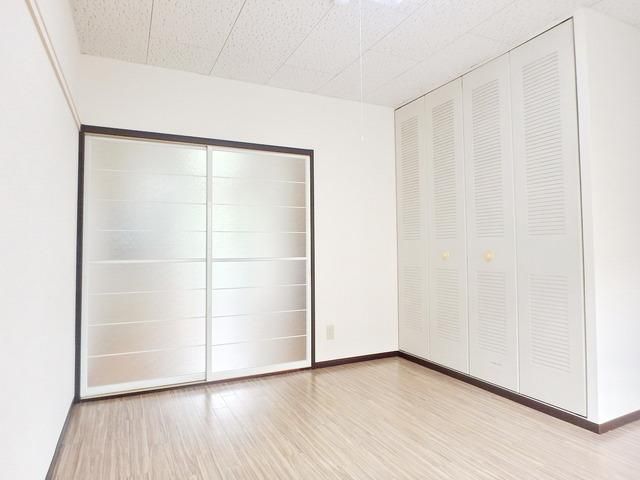 その他部屋・スペース　☆収納付き洋室☆
