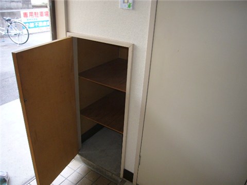 バルコニー　奥行のあるシューズボックス