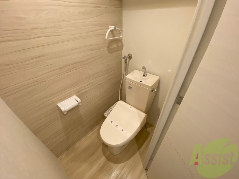 トイレ　こちらはトイレです。清潔感があり、安心して使用できます。