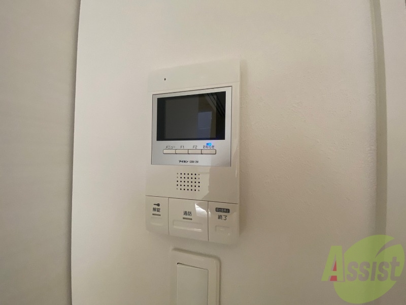 セキュリティ　ＴＶモニター付インターホンです。来客者の顔が見えるので安心！