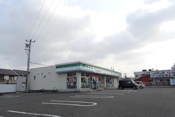 コンビニ　ファミリーマート泉大津虫取町店（コンビニ）まで501m