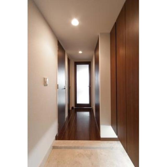 玄関　※写真は同タイプ住戸です。
