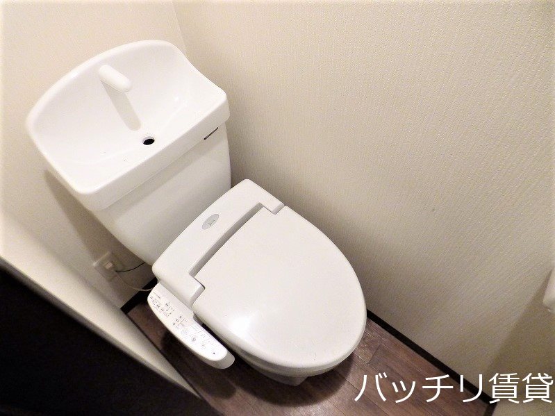 トイレ　画像は別号室イメージの為、現況を優先いたします。
