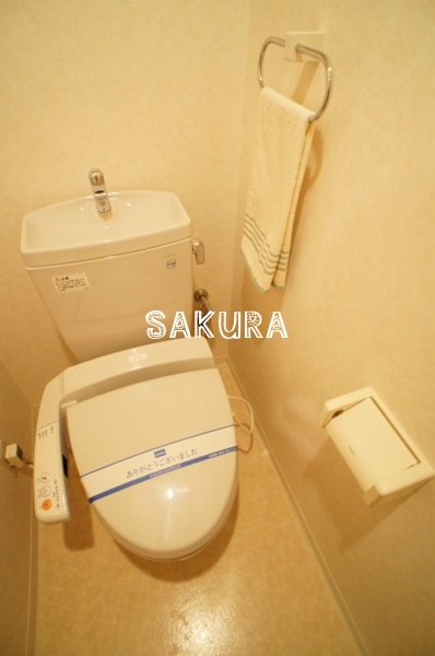 トイレ　嬉しい温水洗浄便座付き♪