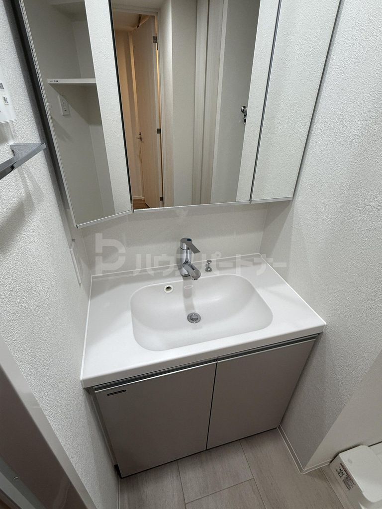 洗面設備　収納
