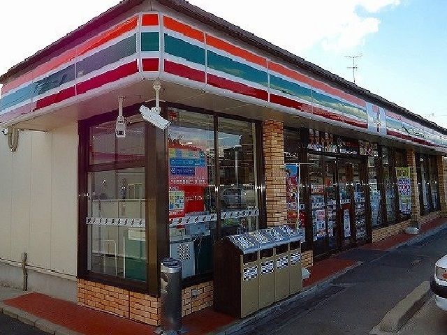 コンビニ　セブンイレブン（コンビニ）まで600m