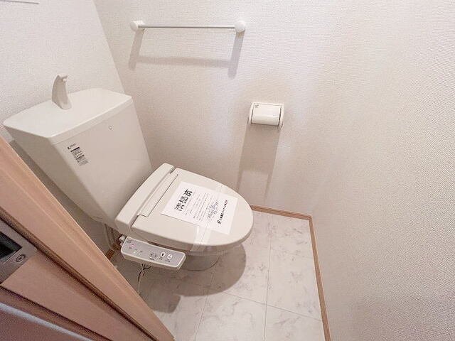 トイレ　清潔感のあるトイレです