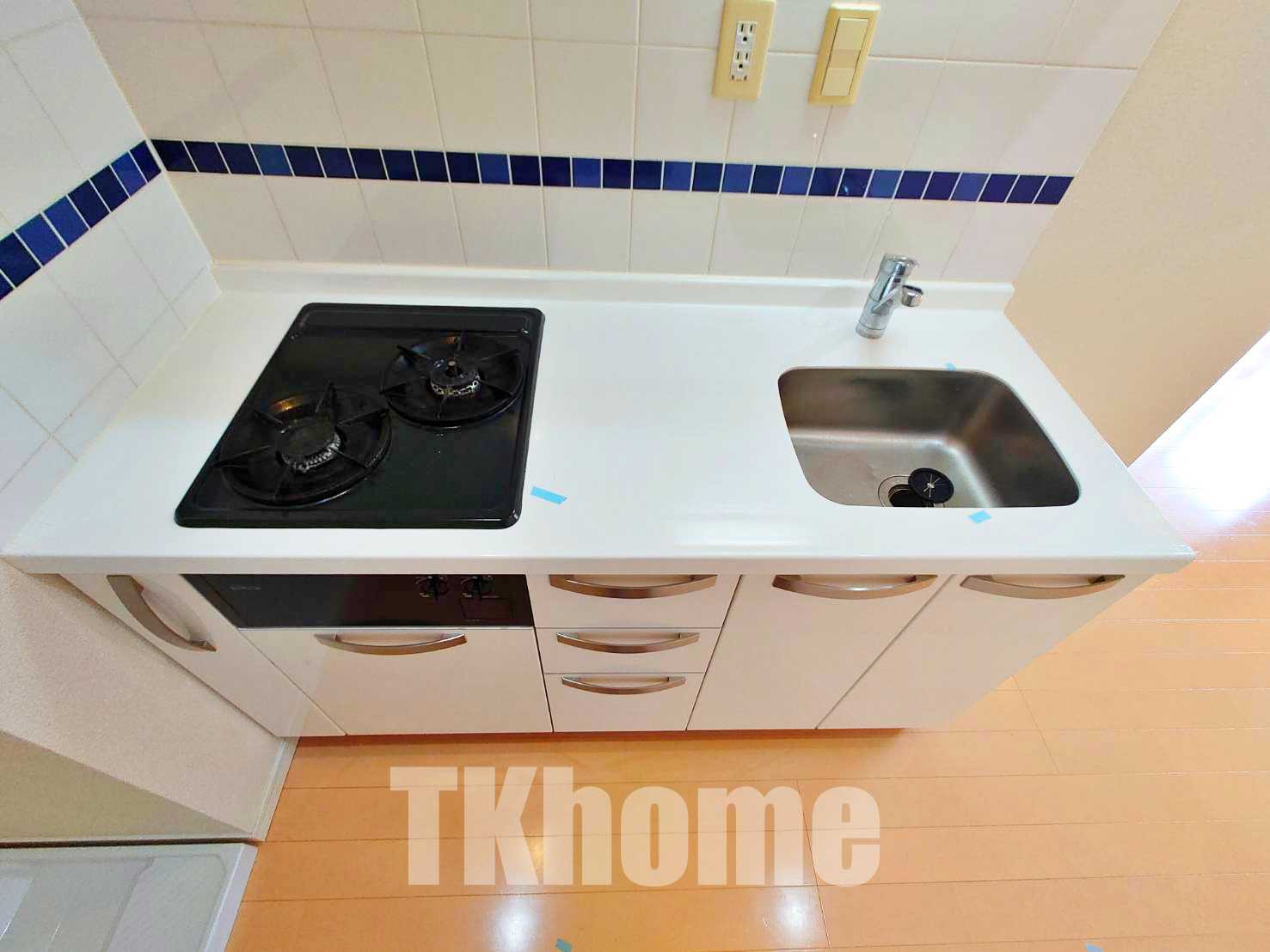 その他設備　２口ガスコンロシステムキッチン　※同建物参考画像