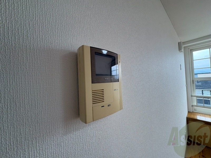 セキュリティ　ＴＶモニター付インターホンです。来客者の顔が見えるので安心！