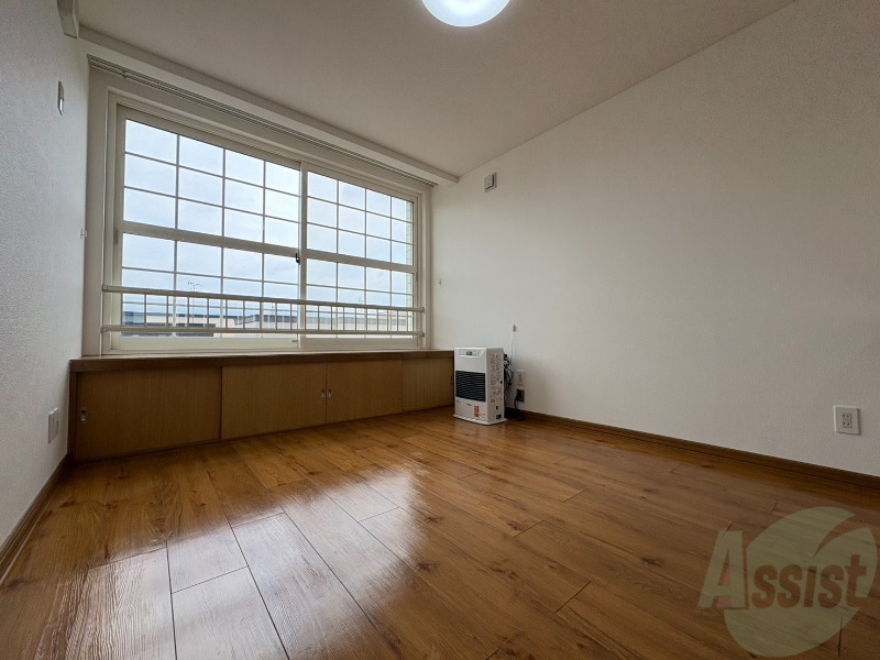 居室・リビング　広くてキレイなお部屋が広がっていて、充実した生活が送れそう。