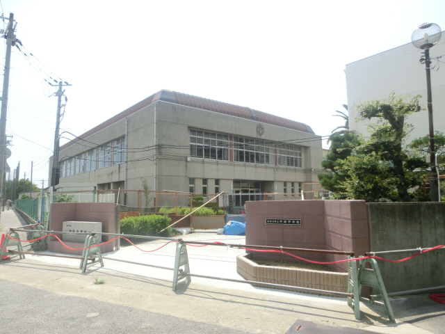 中学校　中部中学校（中学校）まで1809m
