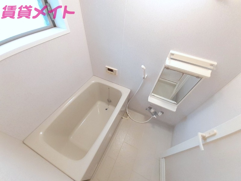 バス・シャワールーム　別部屋同型参考です