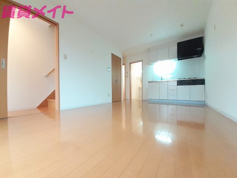 居室・リビング　別部屋同型参考です