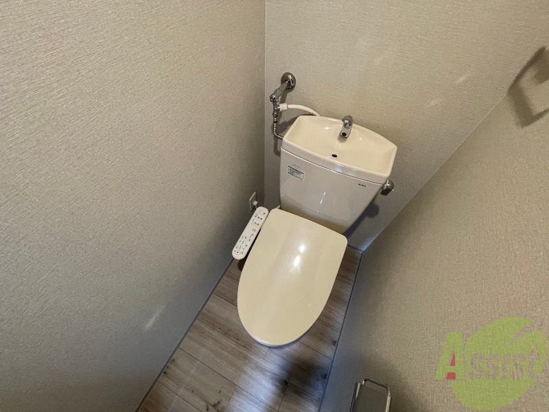トイレ　シャワートイレになっているので快適です！