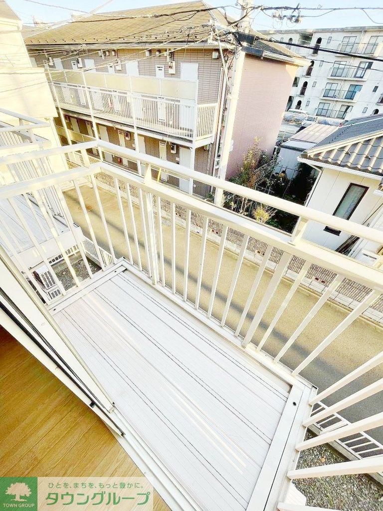 バルコニー　駅から近い住宅街