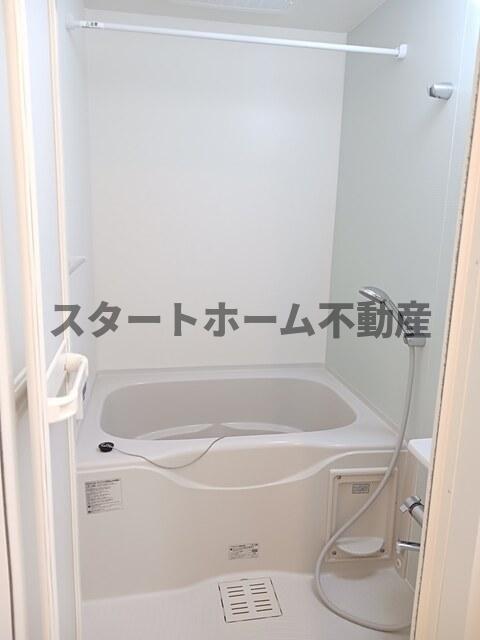 バス・シャワールーム　ゆったり過ごせるお風呂です