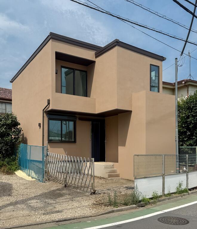 建物外観　工事中の写真