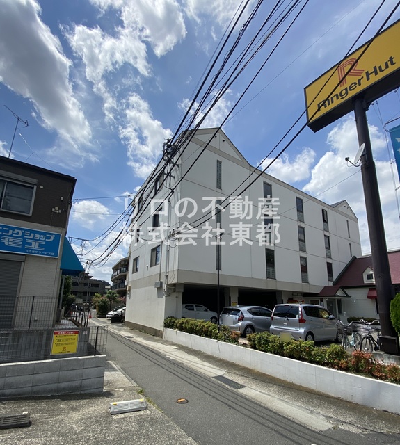 建物外観　周辺は閑静な住宅街ですので落ち着いた住環境です！