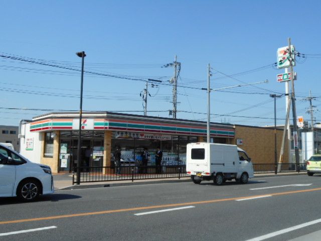 コンビニ　セブンイレブン様（コンビニ）まで450m