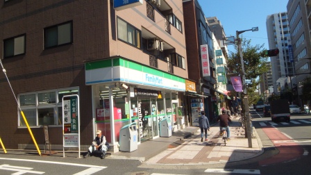 コンビニ　ファミリーマート船橋本町四丁目店（コンビニ）まで256m