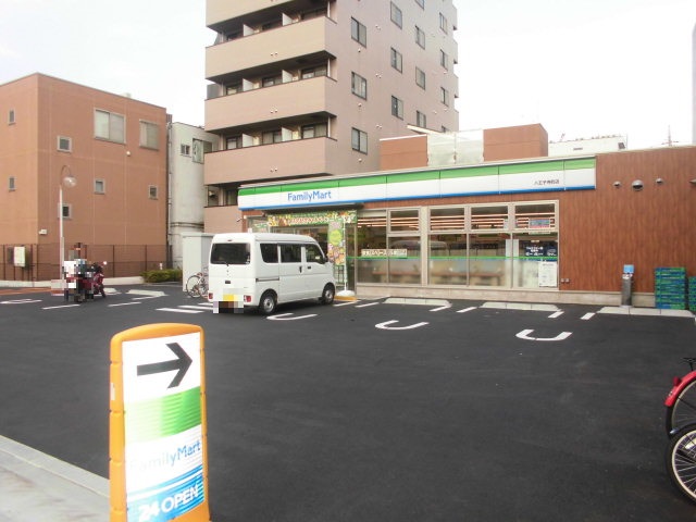 クイーンズアカデミアの周辺写真