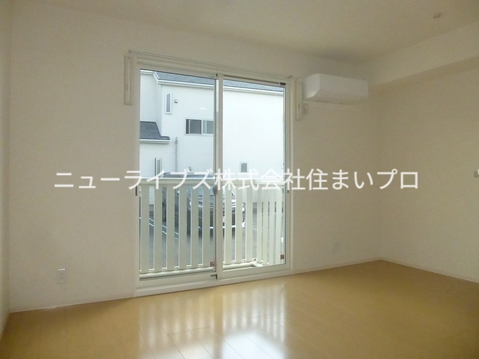 コンフォート東寝屋川の居間写真