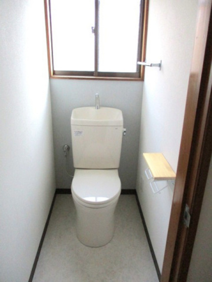 五月丘団地 戸建てのトイレ写真
