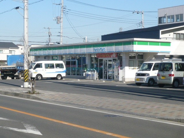 コンビニ　ファミリーマート（コンビニ）まで1200m