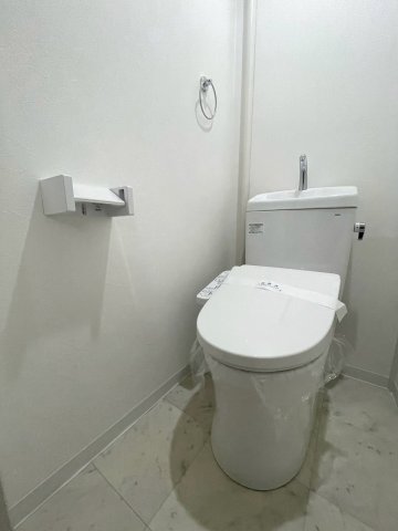 地下鉄今里筋線 だいどう豊里駅 徒歩7分 4階建 築51年のトイレ写真