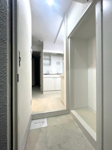 地下鉄今里筋線 だいどう豊里駅 徒歩7分 4階建 築51年の玄関写真