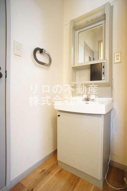洗面設備　※１０５号室写真です。