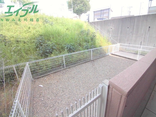 庭　同物件別室反転タイプ画像