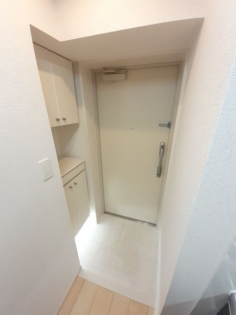 プラシードの玄関写真