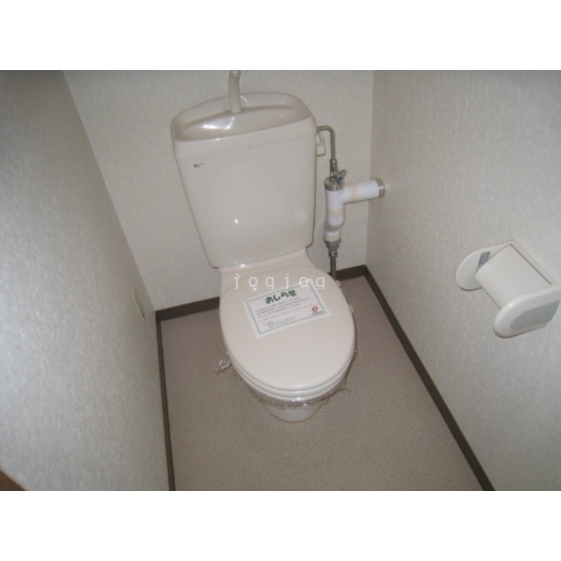 トイレ　当社サービスセンターで温水洗浄便座の設置承ります★
