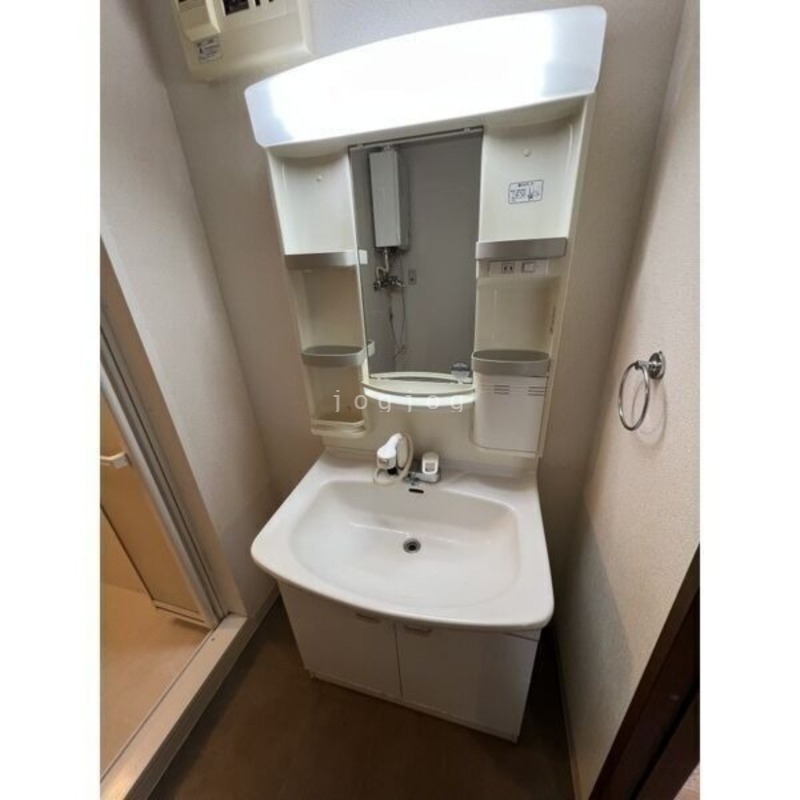 洗面設備　身支度には必須ですね♪