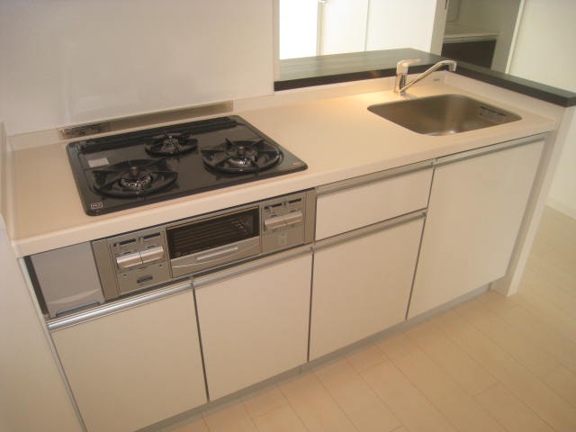 キッチン　写真は別のお部屋です。現況を優先させていただきます。