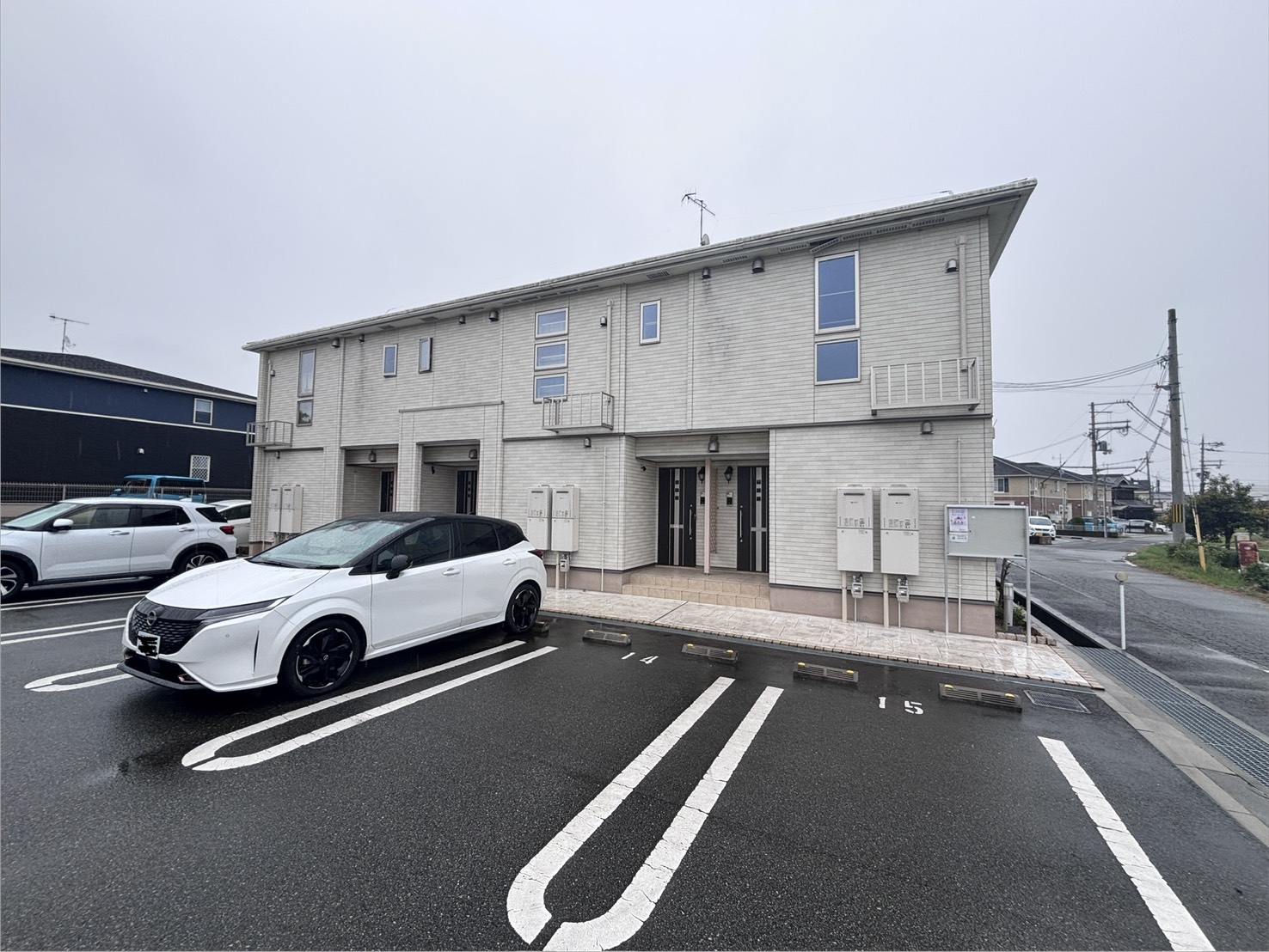 ＪＲ加古川線 滝野駅 バス乗車時間：13分 最寄りバス停で下車 徒歩9分 築8年