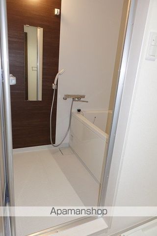 富山地鉄富山市内線 新富町駅 徒歩6分 10階建 築40年の風呂写真