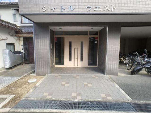 近鉄大阪線 長瀬駅 徒歩5分 3階建 築25年の外観写真