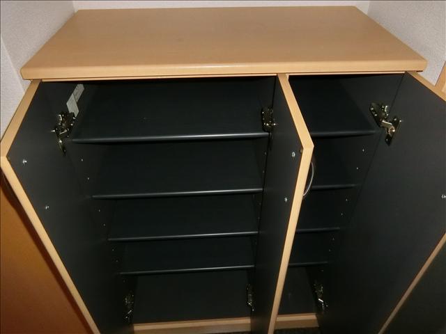 玄関　下駄箱です