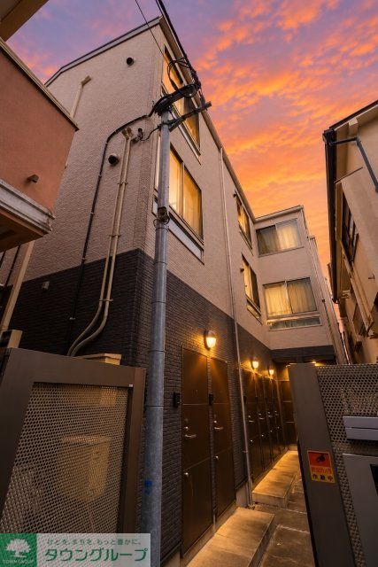 建物外観　※夕暮れ加工はイメージです。