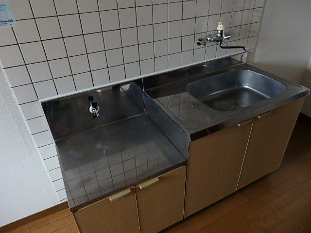 アヴァンセ六丁の目Iのキッチン写真