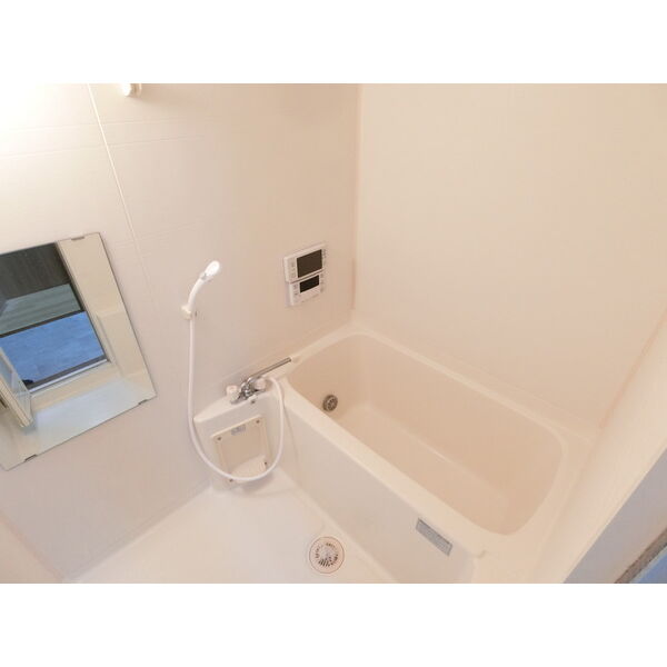 バス・シャワールーム　同マンション、類似部屋の写真になります。(反転タイプ)