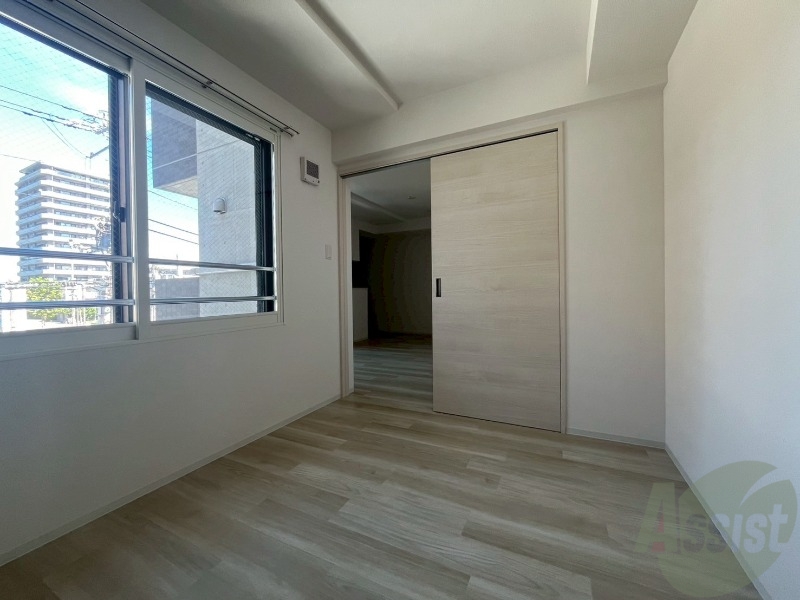 その他部屋・スペース　こちらのお部屋は光が差し込む、温かみのあるお部屋です。