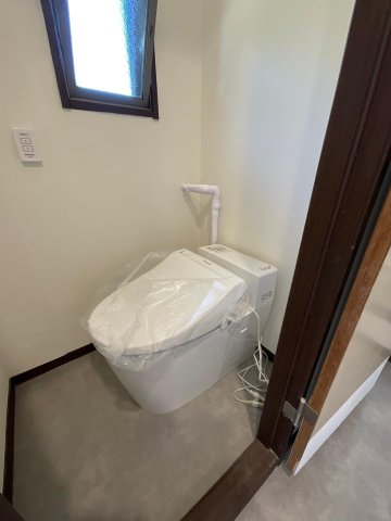 トイレ　トイレ丸ごと新品に交換済みで気持ちよくお使いいただけます。
